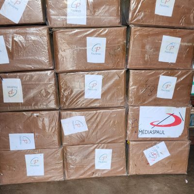 Les ACA approvisionnent le Collège avec des manuels scolaires (480 kg de manuels)